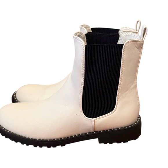 MIA Black and White Ankle Boots - Picture 4 of 8